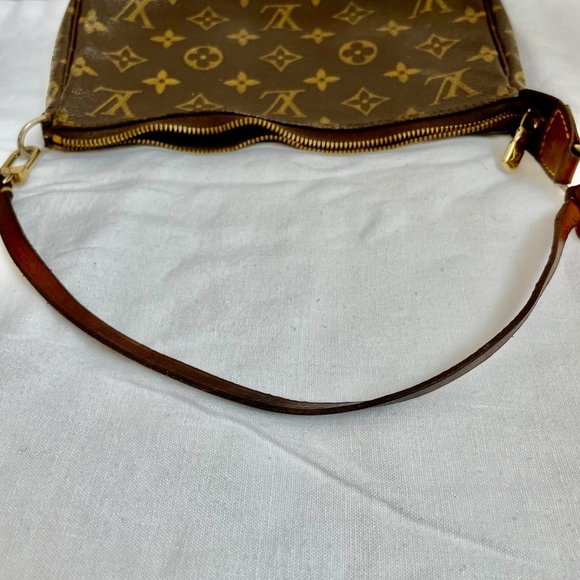 Louis Vuitton Vintage Pochette Monogram Brown Shoulder Bag - Picture 3 of 14
